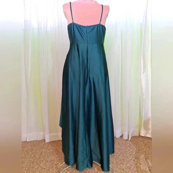 Green satin  dress - Picture 4 of 5